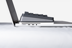 MacBookの上に外付けキーボードを乗せながら、Touch IDも使いたい方へ ― 外付けキーボードを乗せるカバー MacBook Pro 16インチ用 ―