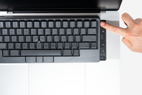 MacBookの上に外付けキーボードを乗せながら、Touch IDも使いたい方へ ― 外付けキーボードを乗せるカバー MacBook Pro 16インチ用 ―